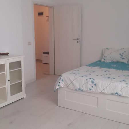In Apart Hotel Βουκουρέστι Εξωτερικό φωτογραφία