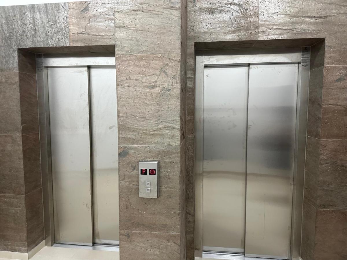 In Apart Hotel Βουκουρέστι Εξωτερικό φωτογραφία