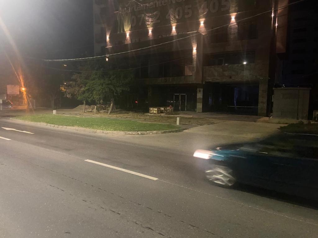 In Apart Hotel Βουκουρέστι Εξωτερικό φωτογραφία