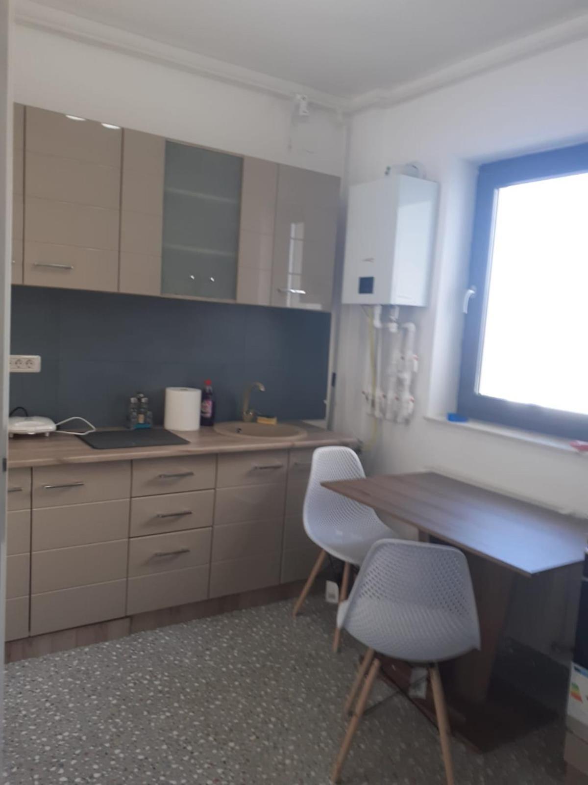 In Apart Hotel Βουκουρέστι Εξωτερικό φωτογραφία