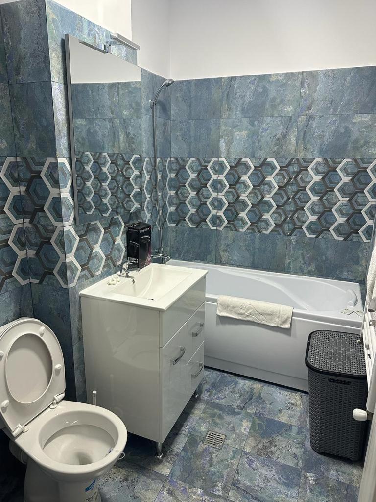 In Apart Hotel Βουκουρέστι Εξωτερικό φωτογραφία