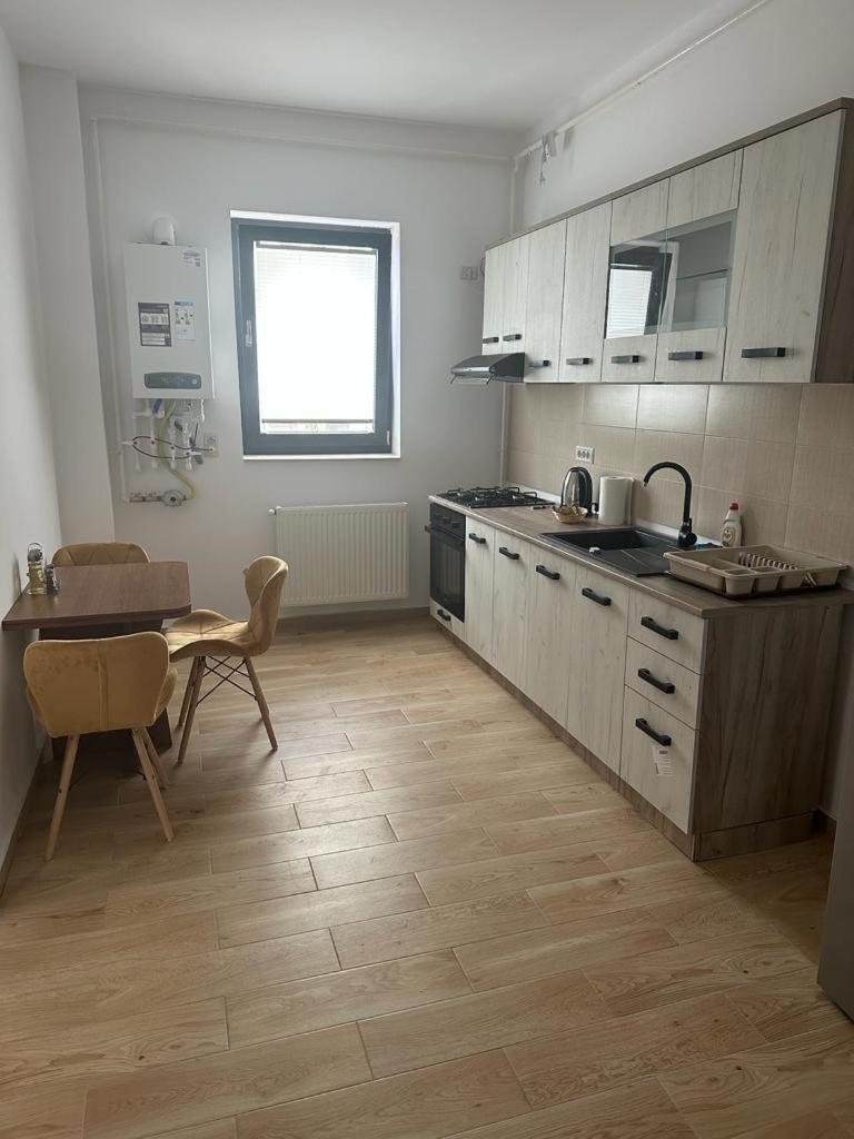 In Apart Hotel Βουκουρέστι Εξωτερικό φωτογραφία