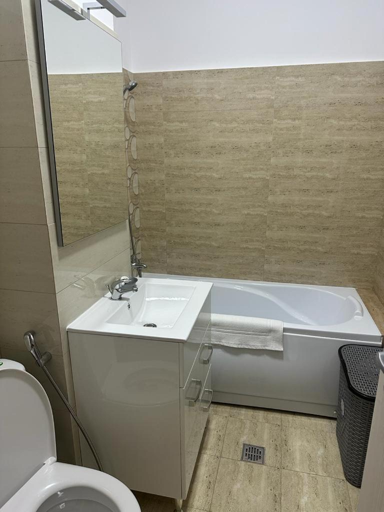 In Apart Hotel Βουκουρέστι Εξωτερικό φωτογραφία
