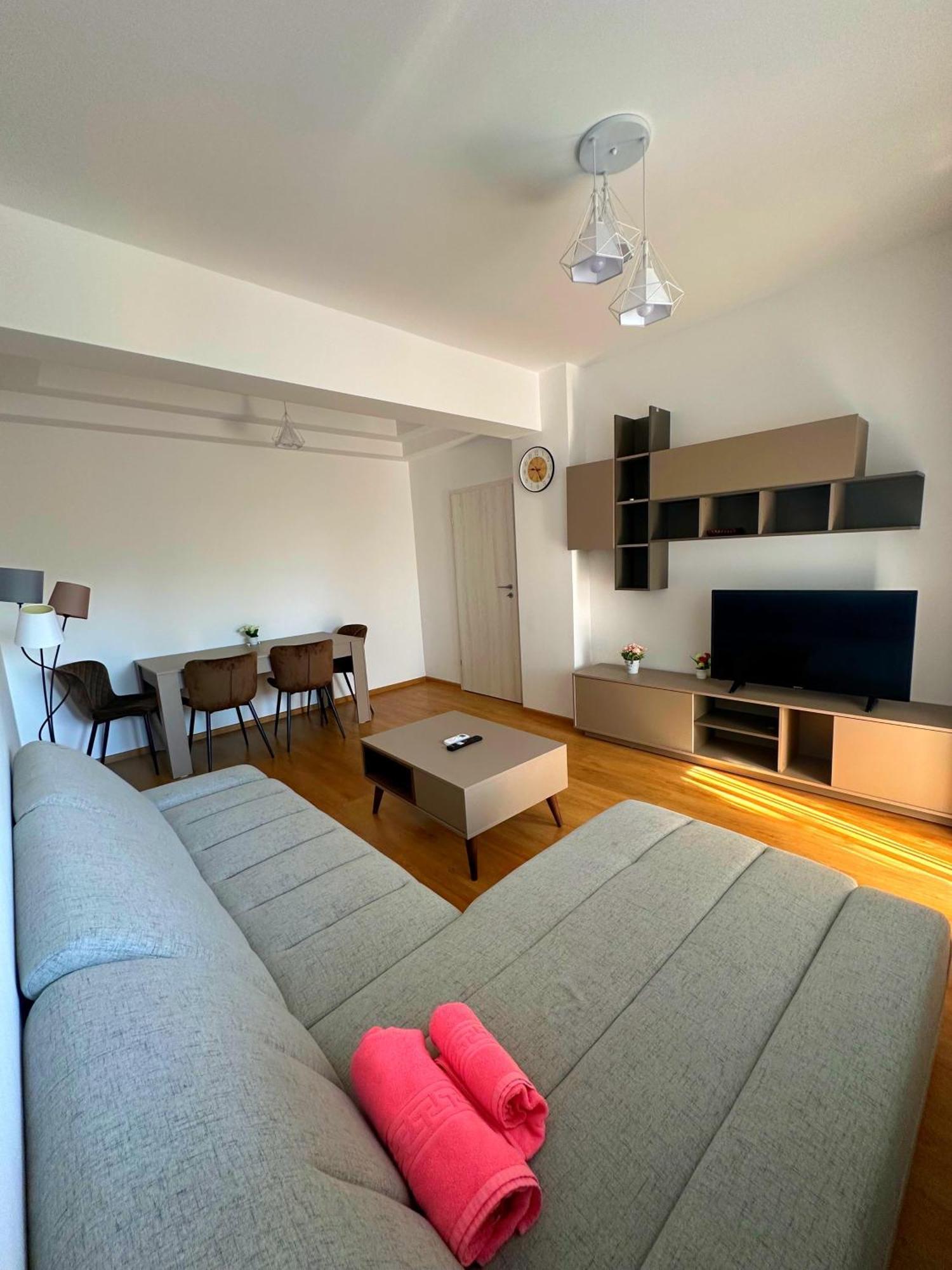 In Apart Hotel Βουκουρέστι Εξωτερικό φωτογραφία